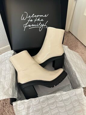 Women's Cream Chunky Heel Ankle Boots - NEVER WORN